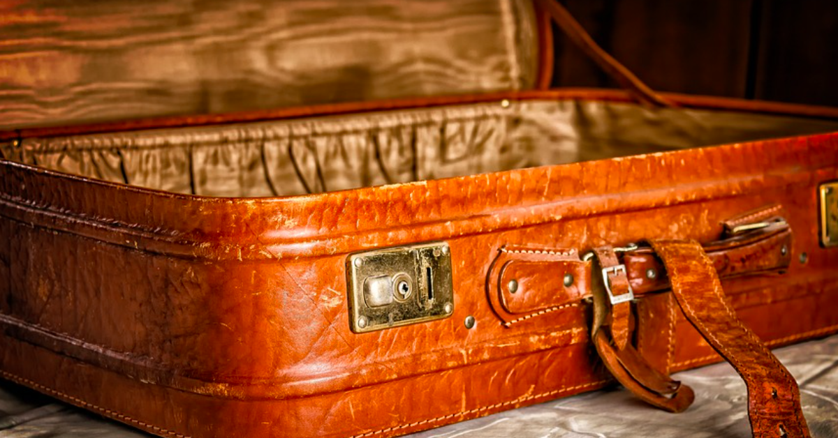 Travel wisdom 101: 7 things I know about traveling. Photo of an empty suitcase. | www.JenniferMargulis.net