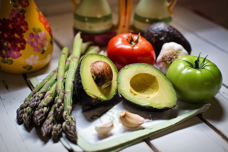Kids need to eat healthy fats, like avocados, olives, and olive oil for snacks. Snack food should be real food, not processed, packaged junk. Via Jennifer Margulis, Ph.D.
