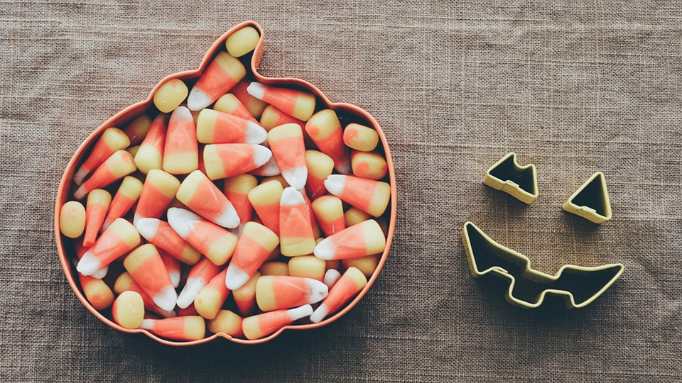 Halloween is such a fun holiday. But how, oh how, do you deal with all the candy? Here are some great ideas. Via Jennifer Margulis, Ph.D.