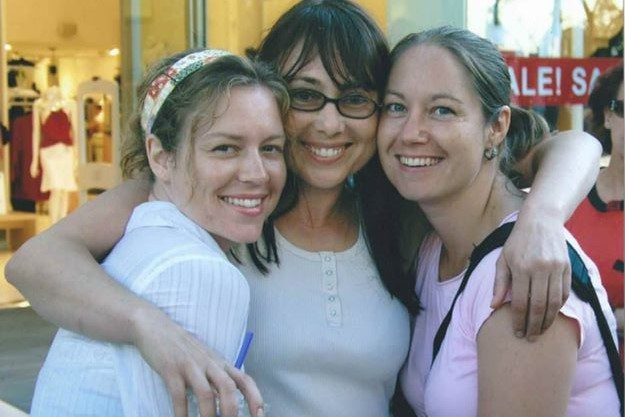 Tsara Shelton with her sister and mom, Lynette Louise, also known as The Brain Broad